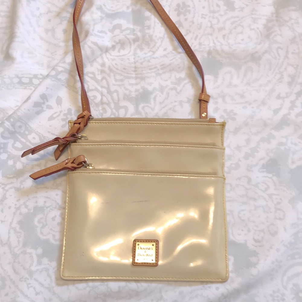 Dooney & Bourke cross body bag